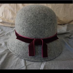 Gray cloche hat with purple ribbon